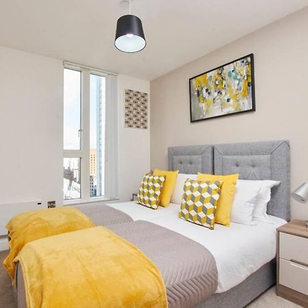 Lovely Apartment - Private Parking - Stadium Views Manchester Exterior foto